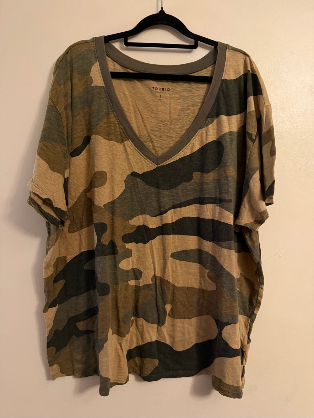 torrid Camo V-Neck Tee in Olive and Tan